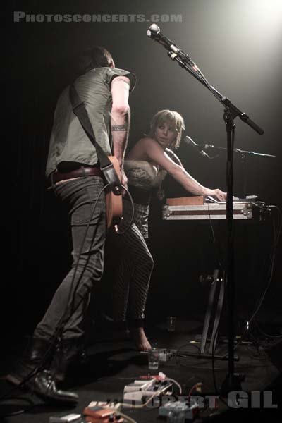 HANDSOME FURS - 2009-02-11 - PARIS - Point Ephemere - Dan Boeckner